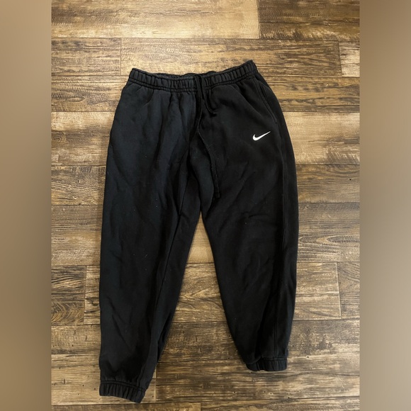 Black Nike sweatpants cinched ankles - Picture 2 of 5